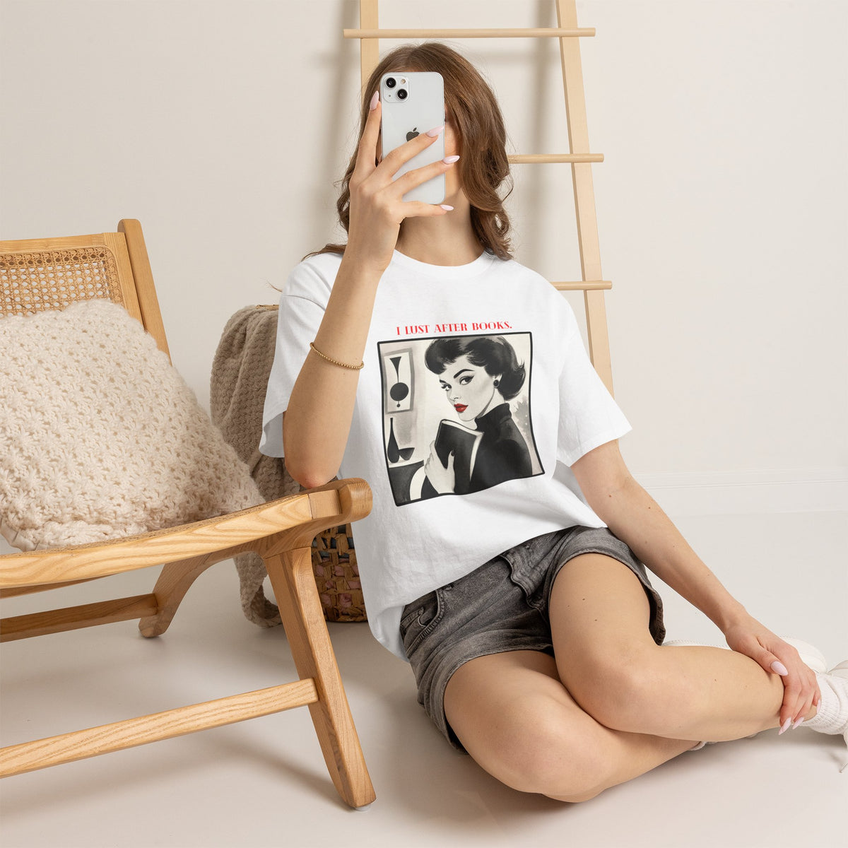 Book Lover T-Shirt — “I Lust After Books” Retro Vintage Graphic Tee